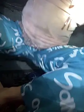 daisy-yeu online show from April 18, 7:51 pm