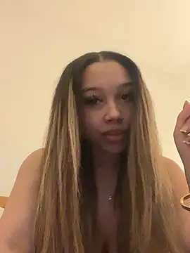 Secretlyspicyx online show from April 16, 9:50 pm