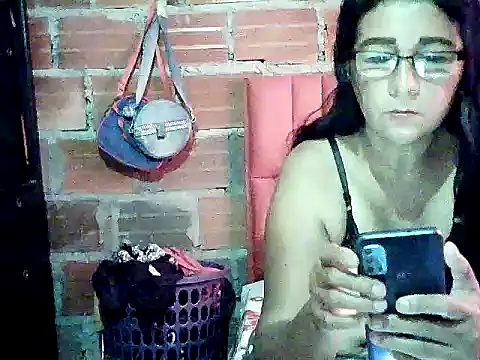 lola teem online show from April 15, 4:07 pm