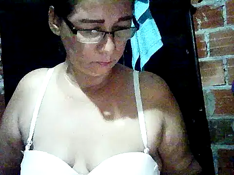 lola teem online show from April 20, 1:19 am