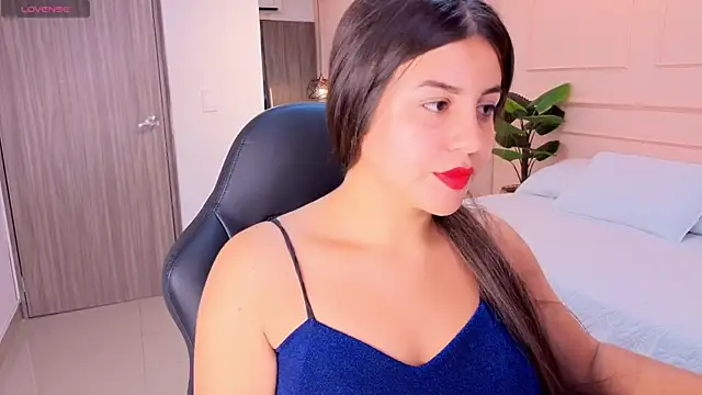 OLIVIA GARCIA   online show from April 17, 11:12 am