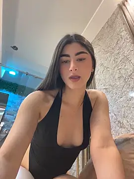 evelyn hills online show from April 18, 1:57 pm