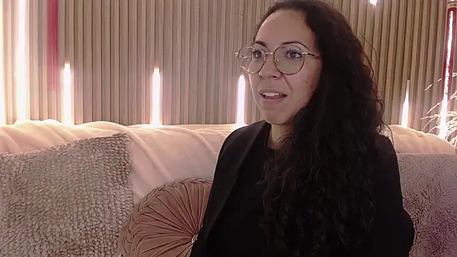 Velvet Curly online show from May 12, 4:24 pm