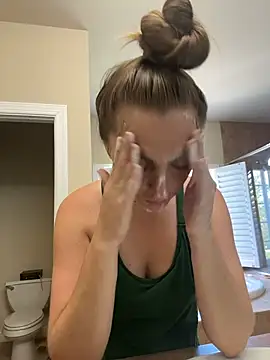 prettykitttty online show from June 23, 2:26 pm