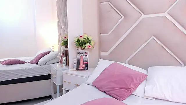 Violett stars online show from April 18, 3:42 am