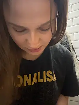 lilimip online show from May 13, 1:28 pm