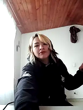 HannaJonnes  online show from April 17, 1:02 pm