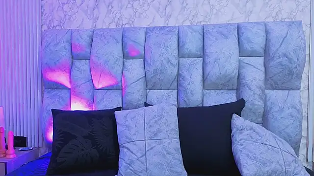 Thaliavegas online show from April 20, 7:50 pm