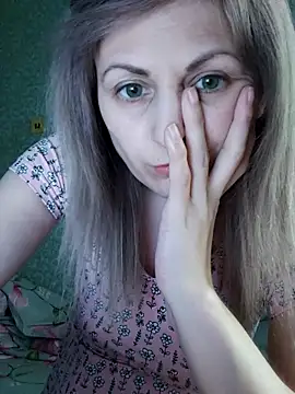 JulieAxy online show from April 14, 3:23 pm