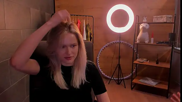 JeannDiaz online show from April 22, 10:23 am