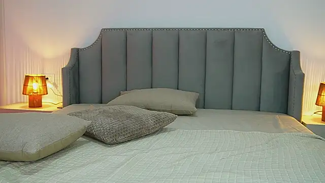 WowMila online show from April 18, 7:58 pm