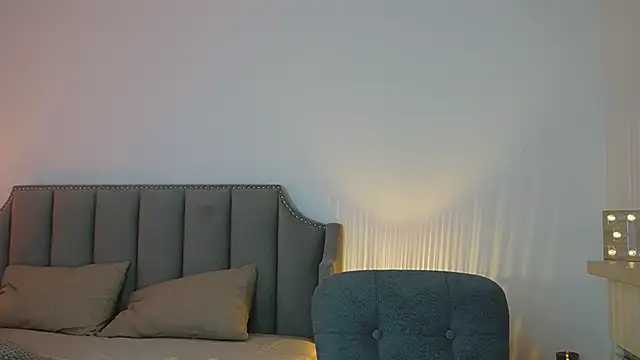 WowMila online show from April 16, 8:52 pm