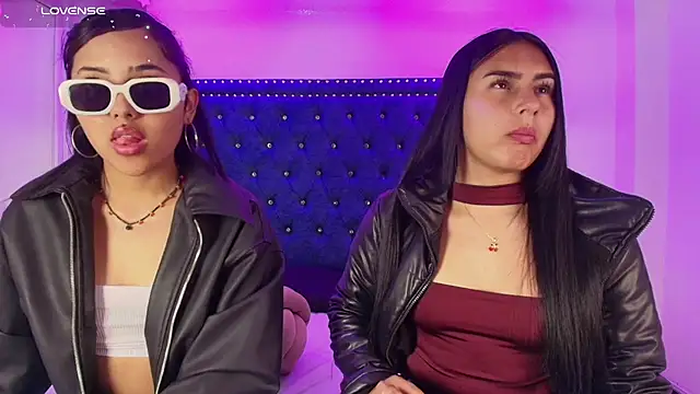 Serena and zoe online show from April 21, 7:43 pm