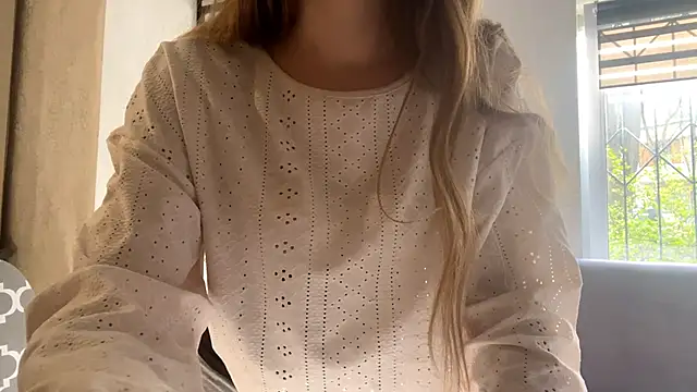 AgataAites online show from April 18, 5:21 am