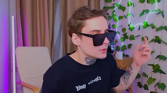 dri11fi11 online show from April 17, 10:01 pm