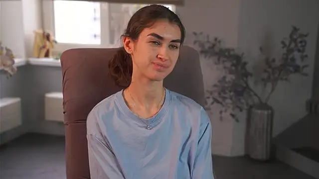 ColleenMaren online show from April 20, 11:46 am