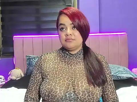 OliviaHarriet online show from April 17, 9:50 pm