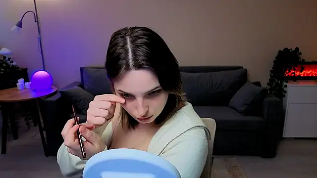 tender meow online show from April 29, 5:04 pm