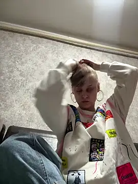 Shannon Van online show from April 19, 2:50 pm