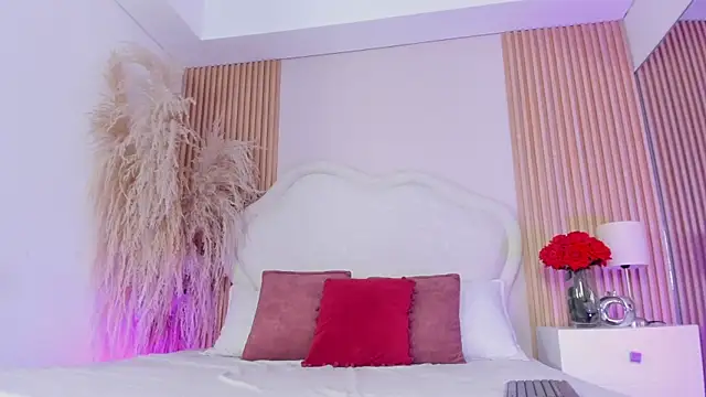 Luna vans online show from April 18, 7:40 pm