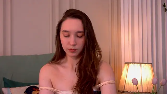 Suzaneey online show from April 22, 1:46 am