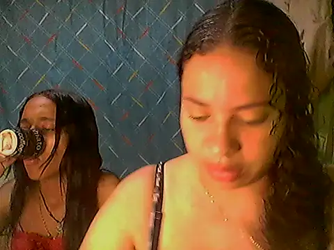 DivaCaliente1 online show from June 30, 1:43 pm