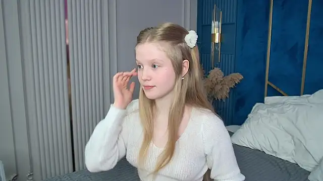 LilianHowards online show from May 29, 9:07 am