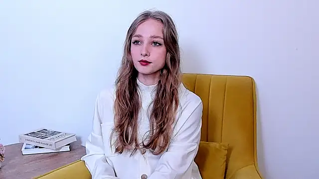 TreasaNeveu online show from April 18, 7:44 am