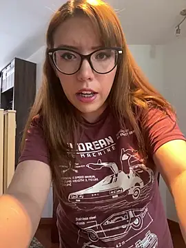 AliceMtz online show from April 18, 7:07 pm