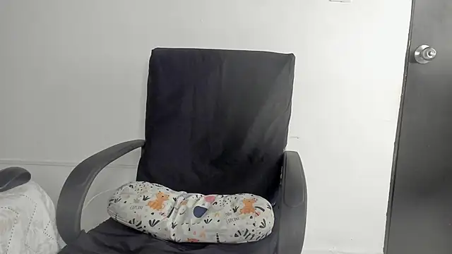 lolabunnysc online show from May 20, 12:57 pm