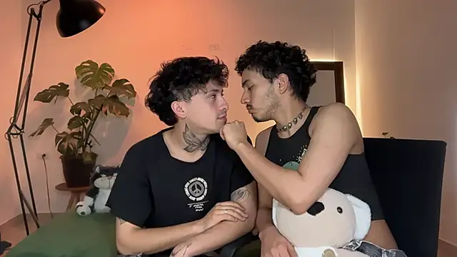 Noah and Steven online show from May 13, 1:11 am