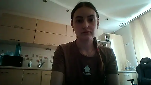 Lisanta online show from May 4, 12:09 pm