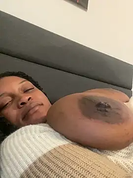 thedarkenchantress online show from November 15, 5:25 pm