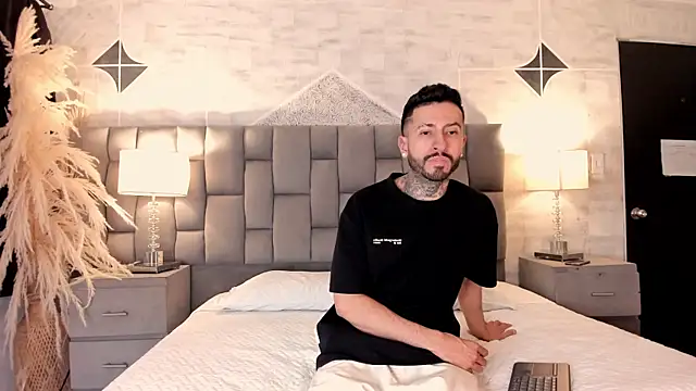 StevenAndLaura online show from July 10, 4:57 am