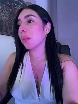 IsabellaNoir  online show from April 27, 10:07 pm
