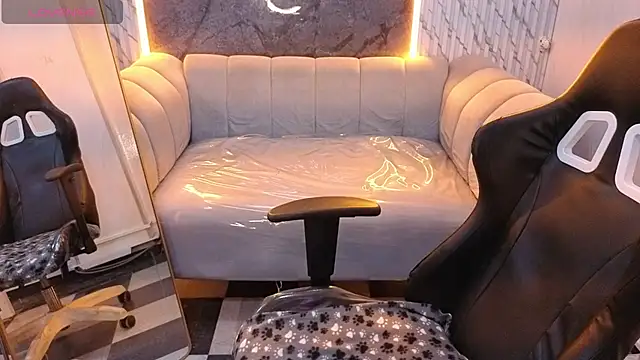 laurab91 online show from May 13, 3:12 am