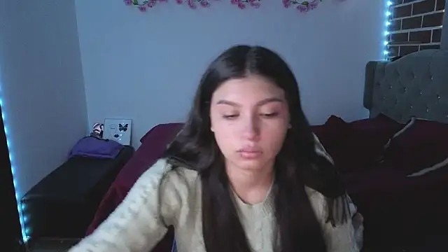 isabella monntolvo online show from May 20, 7:44 pm