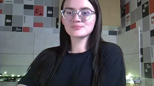 Miss Tinakiss online show from April 21, 5:42 pm