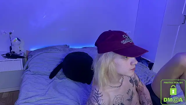 mia side online show from May 4, 12:53 pm
