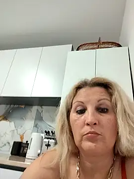 Divineblond online show from March 28, 9:35 pm