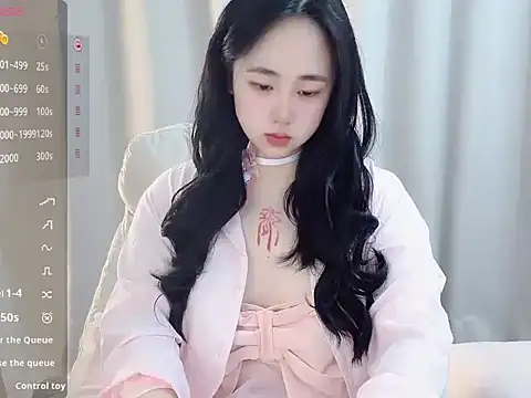 Hanzaizai32902 online show from April 22, 4:15 pm