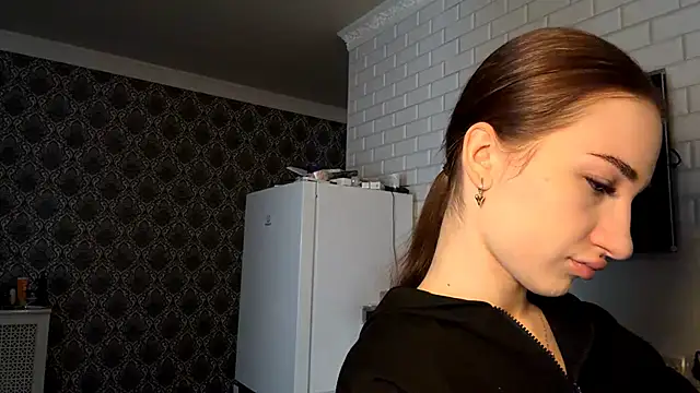 OliviaBuckaloo online show from April 29, 8:17 am