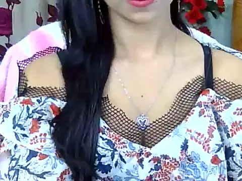 Alina Nur online show from May 7, 10:57 pm