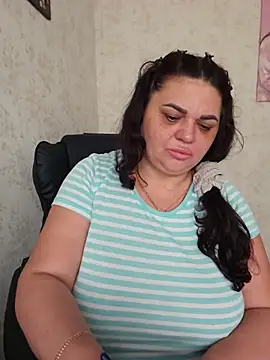 -CUTE-EVVIL- online show from June 12, 6:43 am