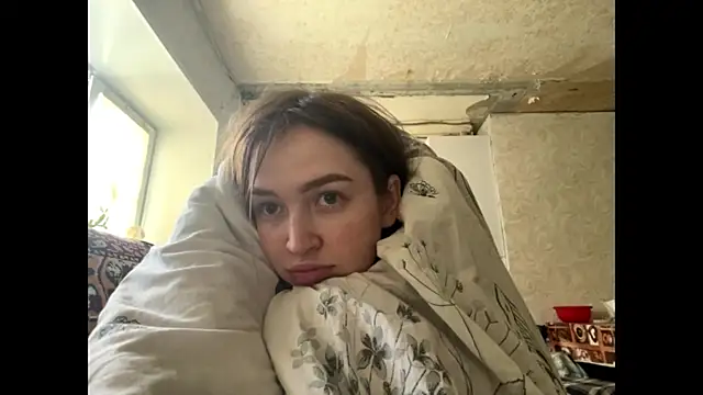 Chloooee online show from May 9, 6:04 am