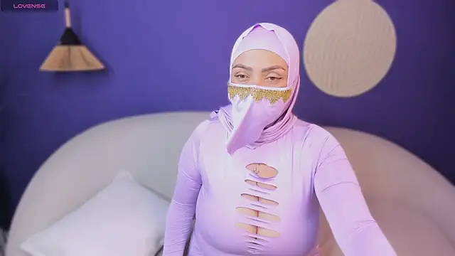 Alaya Lux online show from June 24, 6:18 pm