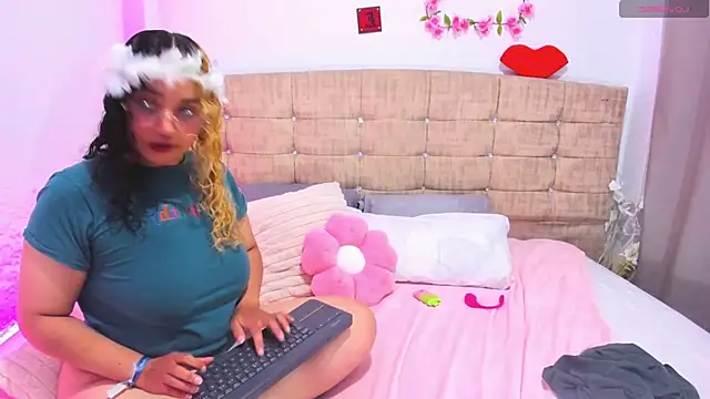 Catherine And Tara online show from June 20, 9:29 pm