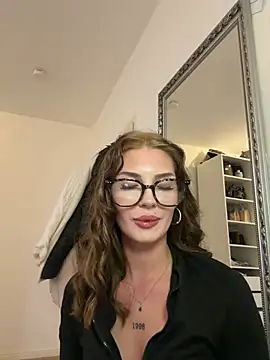 AmaraSpliss online show from April 27, 5:21 pm