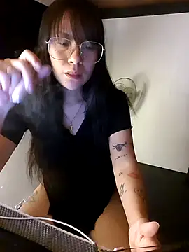 Bad bish21 online show from June 28, 2:01 pm