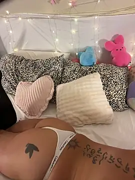 Vanessa Valentine online show from May 2, 1:42 am